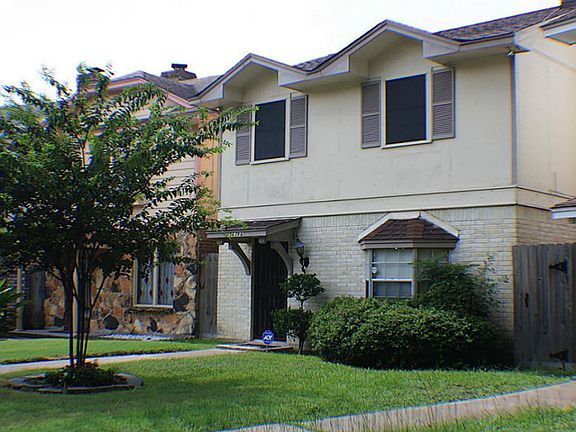 3rd image of 5639 Sheraton Oaks Dr Unit A