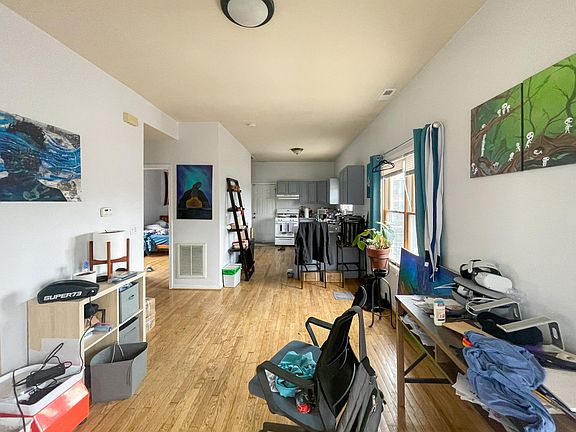 4th image of 1342 W Hubbard St #3