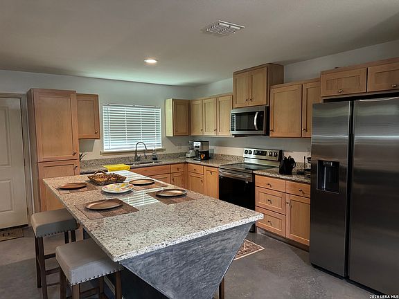 3rd image of 735 Green Castle Pl