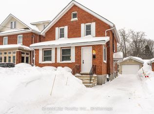 16 Youngs St, Stratford, ON N5A 1J6