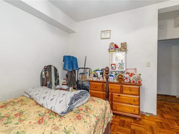 1501 Metropolitan Avenue image 13 of 22