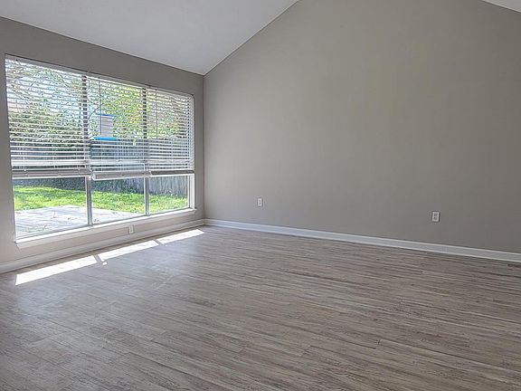 Vaulted Ceiling Livingroom