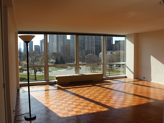 4th image of 330 W Diversey Pkwy APT 505