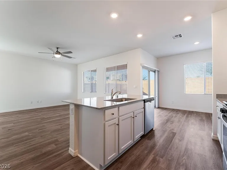 4149 Gold Desert St — Photo 10