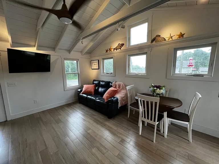 173 E Shore Rd — Photo 9