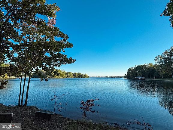 3rd image of 3819 Breaknock Rd