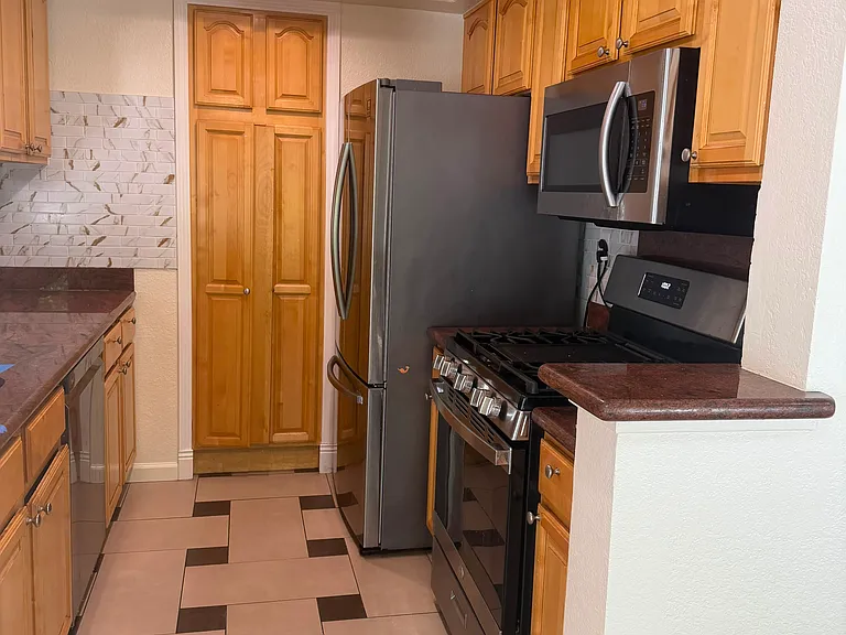 5109 Shalimar Cir — Photo 3
