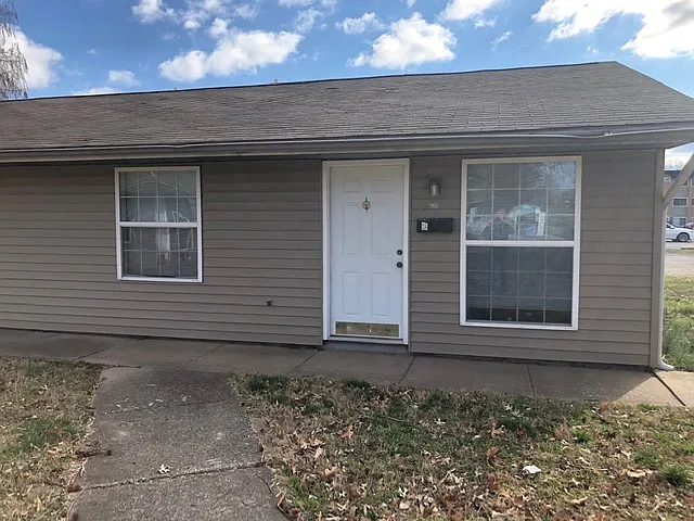 2 bed, $795 — Photo 1