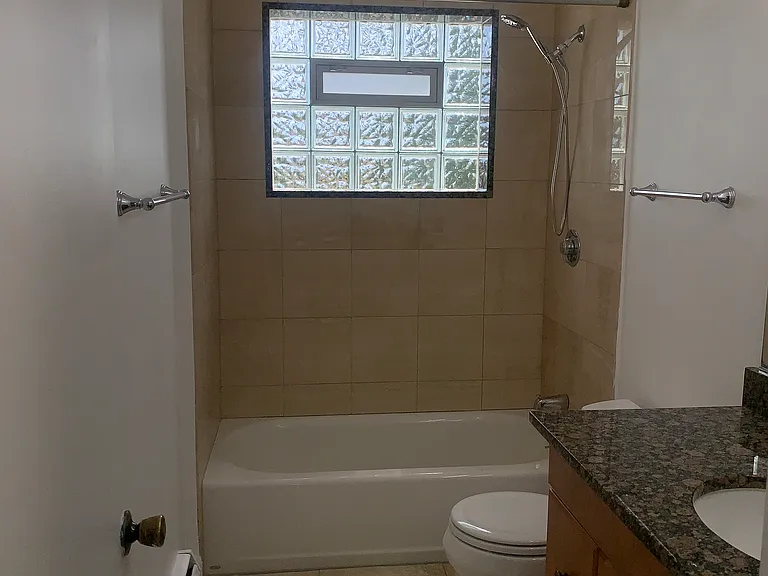 5120 Greenwood St #2 — Photo 9