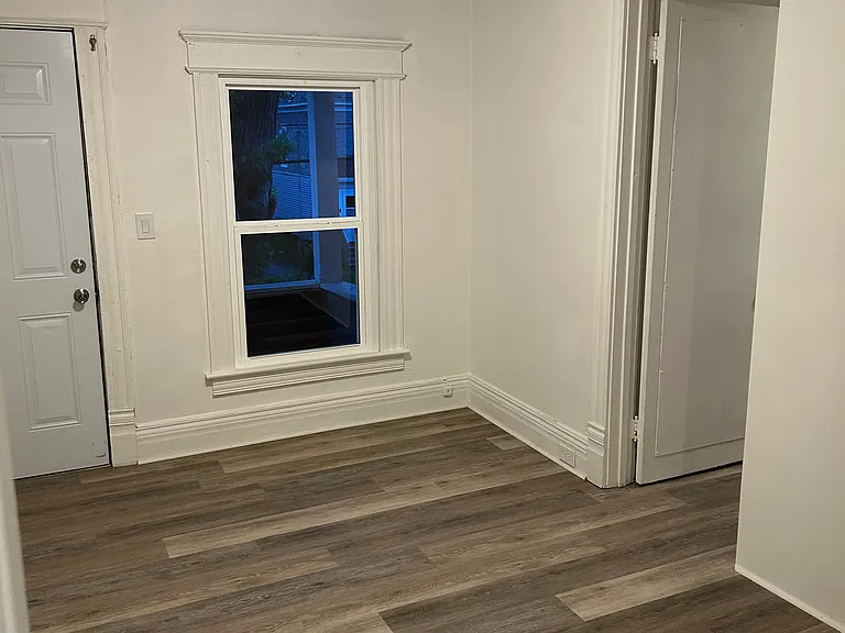 323 W Calthrop Ave #2 — Photo 20