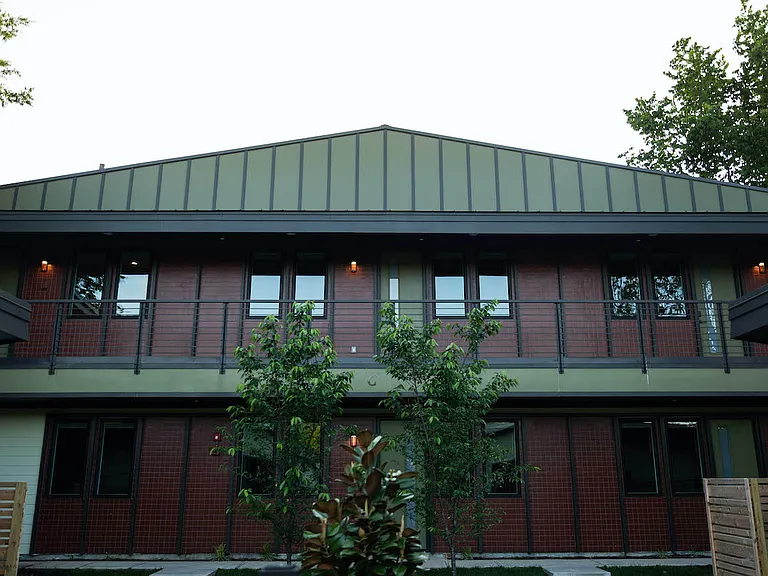 525 N College Ave #C — Photo 4