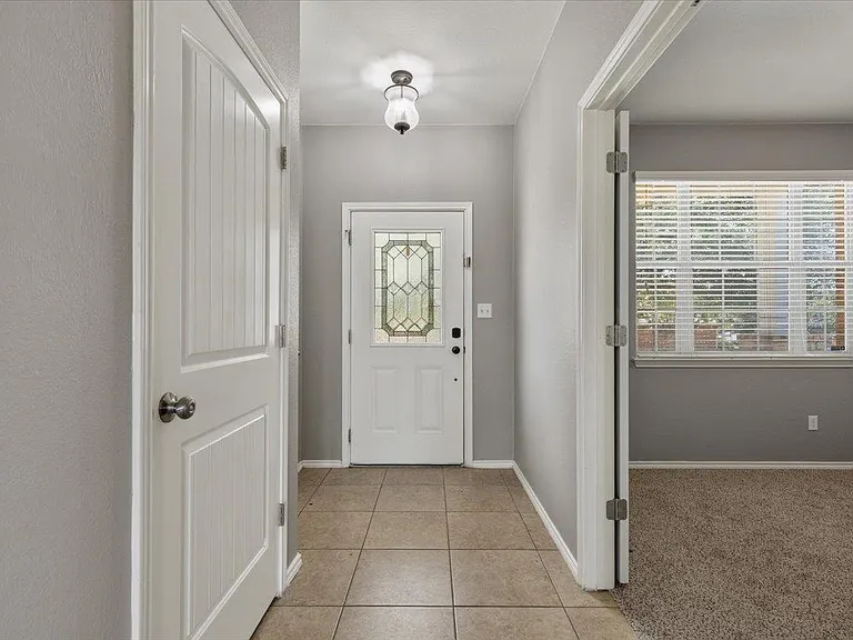 108 Quarry Ln — Photo 4