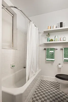 Rented by Compass | media 7