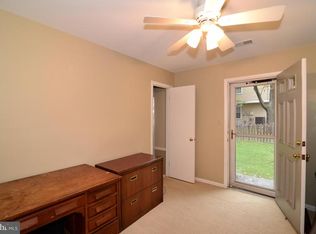 1702 Builders Ct, Herndon, VA 20170