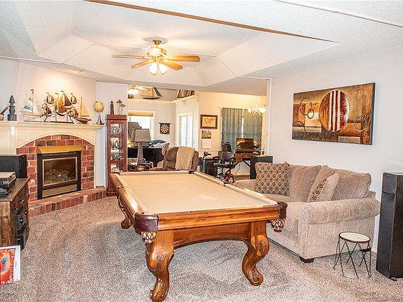 4th image of 44 Tewkesbury Circle Dr