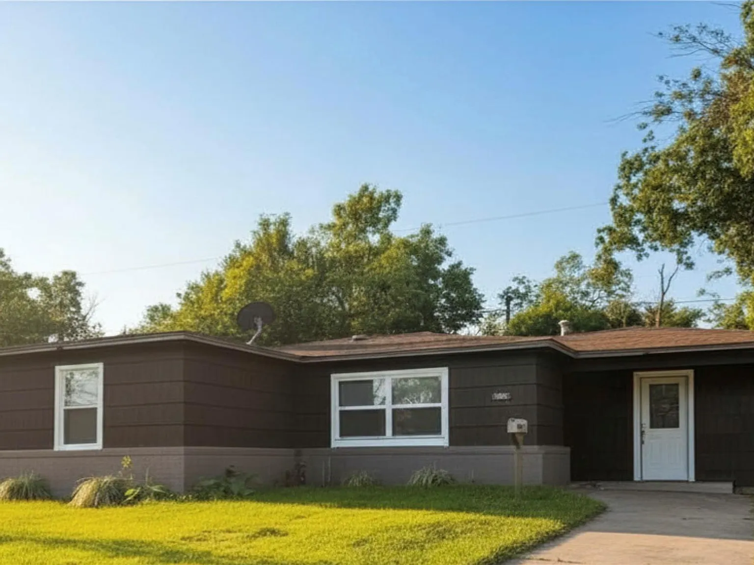 3 bed, 2.0 bath, 1292 sqft, $1,700 — Photo 1