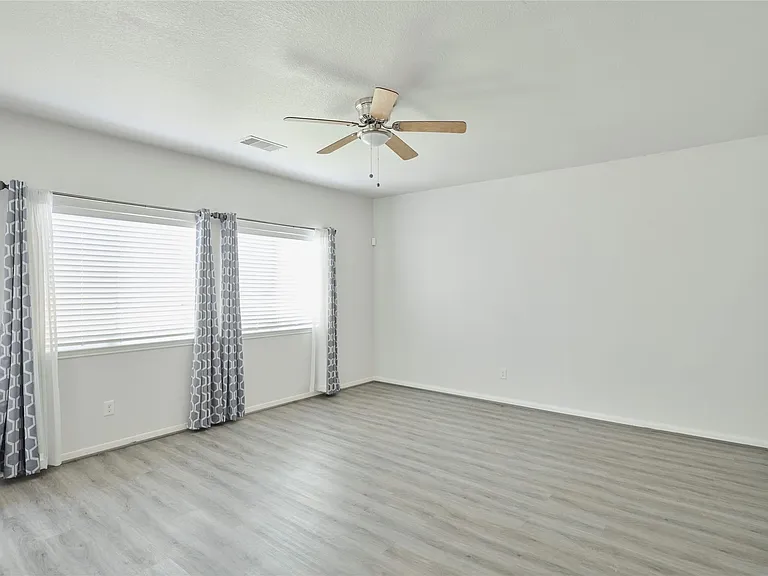 21718 Grassy Hill Ln — Photo 28