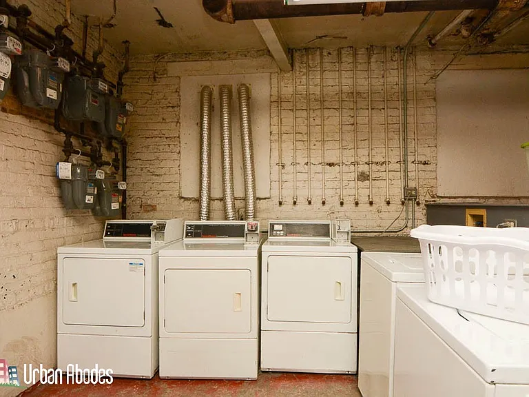1933 W Crystal St #2AC — Photo 17