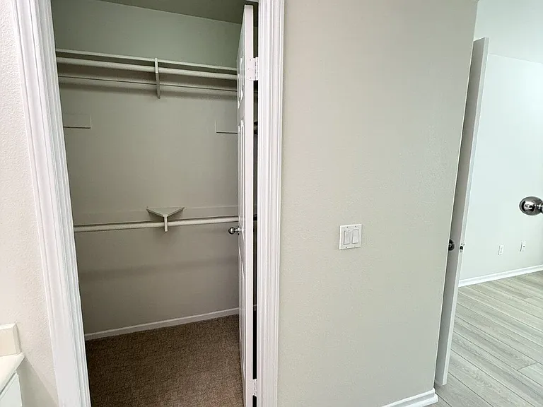 6446 Alexandri Cir — Photo 20
