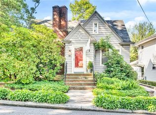 36 Harvard St, Pawtucket, RI 02860