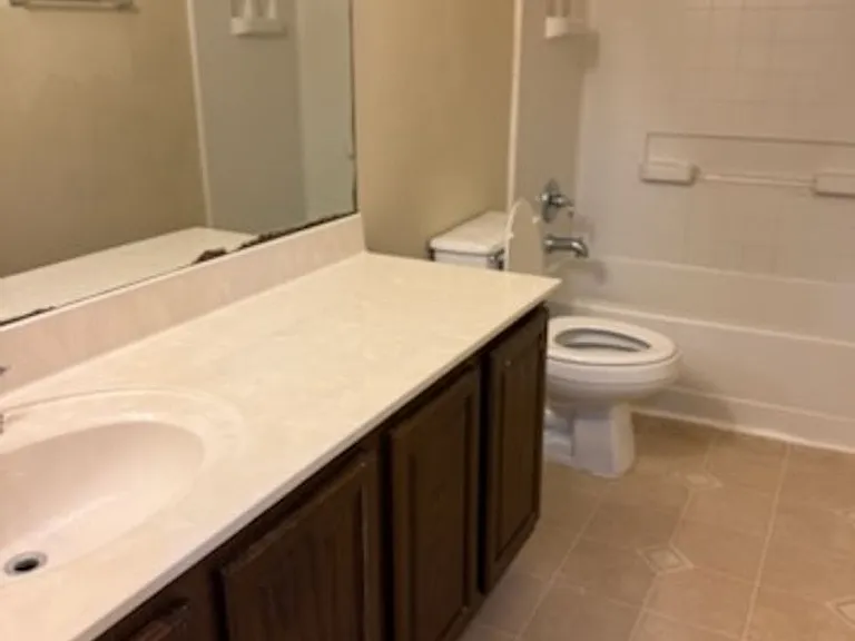 2201 Riley Dr — Photo 4