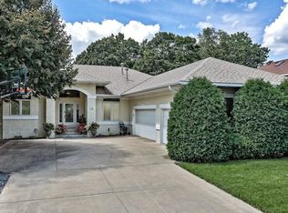 136 12th Ave NW, New Brighton, MN 55112