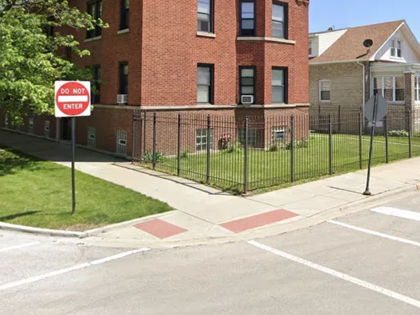 3749-55 W Grace St #3753-2, Chicago, IL 60618