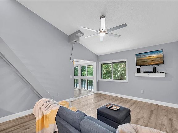 5th image of 2209 BELLEAIR ROAD #C13