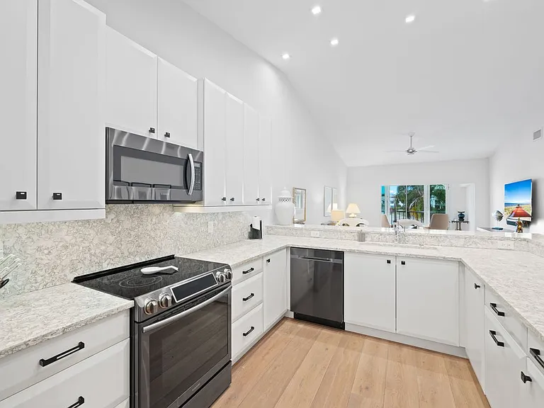 818 Tanbark Dr #204 — Photo 10