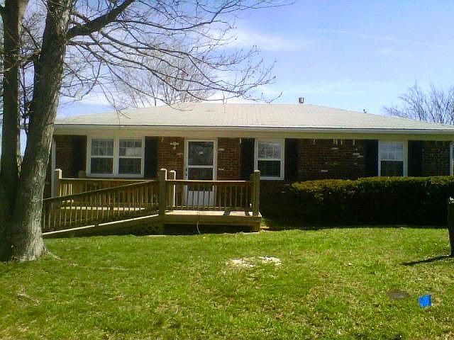 1st image of 212 Brookfield Dr