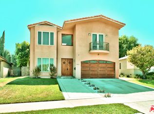 17822 Rhoda St, Encino, CA 91316