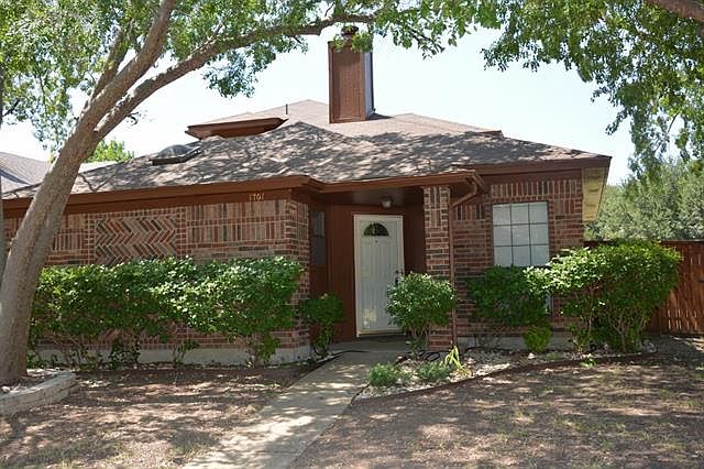 1st image of 1701 Medina Dr