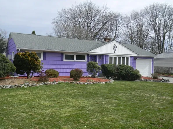 66 Garden Dr E, Riverside, RI 02915