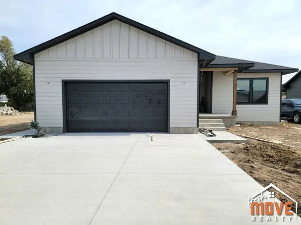 2312 N 9th St, Garden City, KS 67846