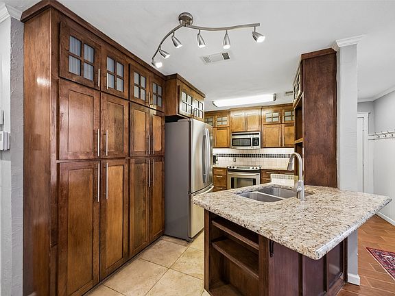 5th image of 18240 Midway Rd APT 202