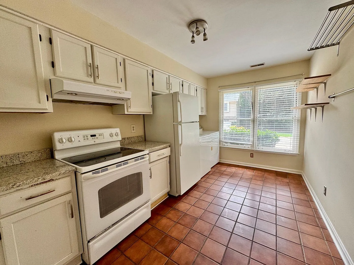 Prime Chapel Hill Living | 2BR Townhouse on MLK Blvd — Photo 3