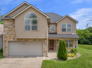 1868 Millbank Rd, Lexington, KY 40511