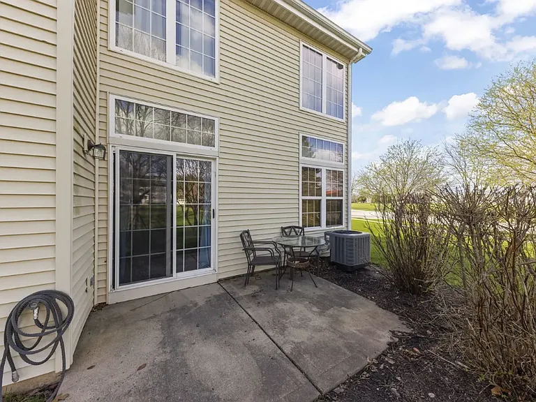 1989 Waverly Way — Photo 19