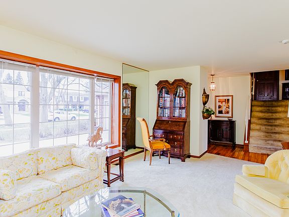 5th image of 1206 W Noyes St