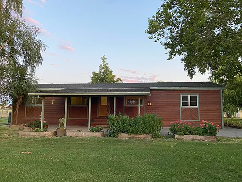23443 Hamilton Ave Photo 1