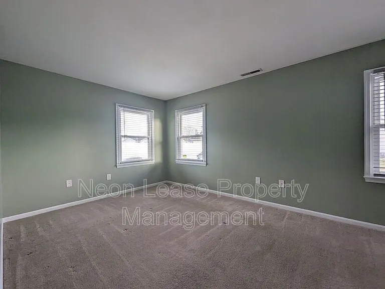 406 Franklin St — Photo 13