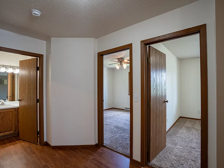 Fargo, ND Briar Pointe Apartments | Hallway