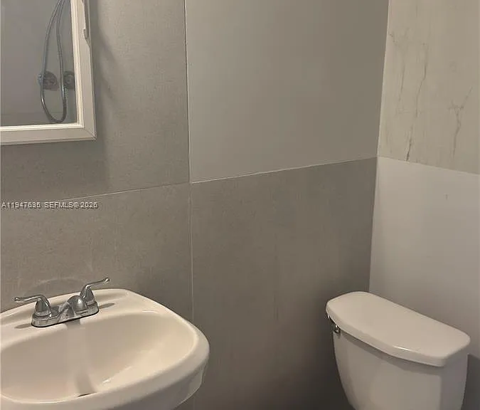 921 N 17th Ct #925 — Photo 16