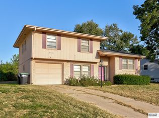 5725 S 107th St, Omaha, NE 68127