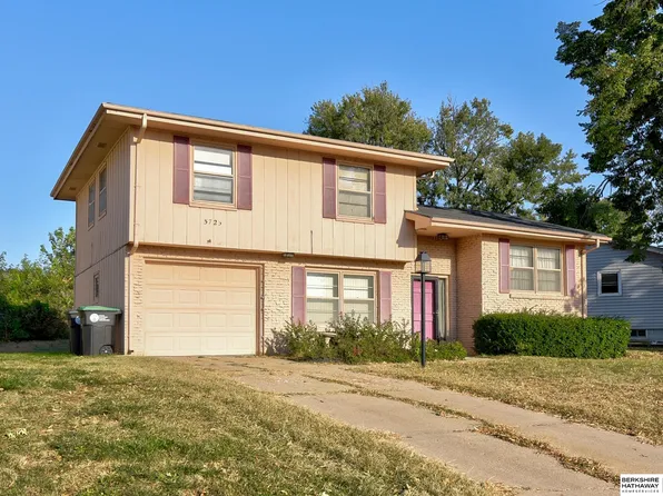 5725 S 107th St, Omaha, NE 68127