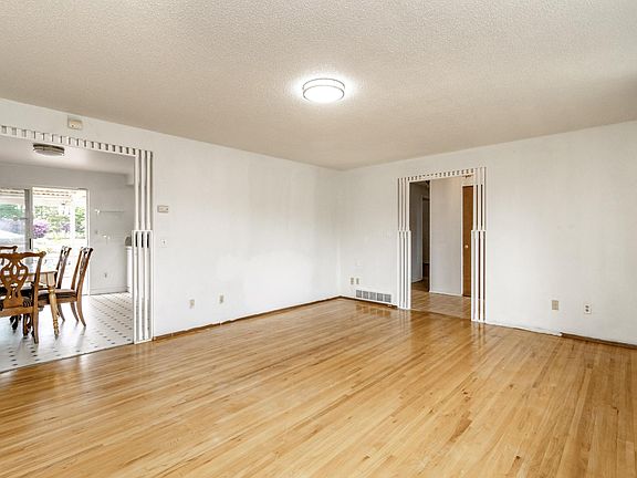 4th image of 6102 84th St SW