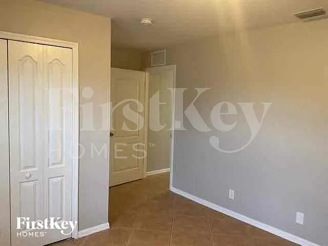 2731 SW 2nd Ln — Photo 20