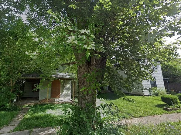 892 High St, Middletown, IN 47356