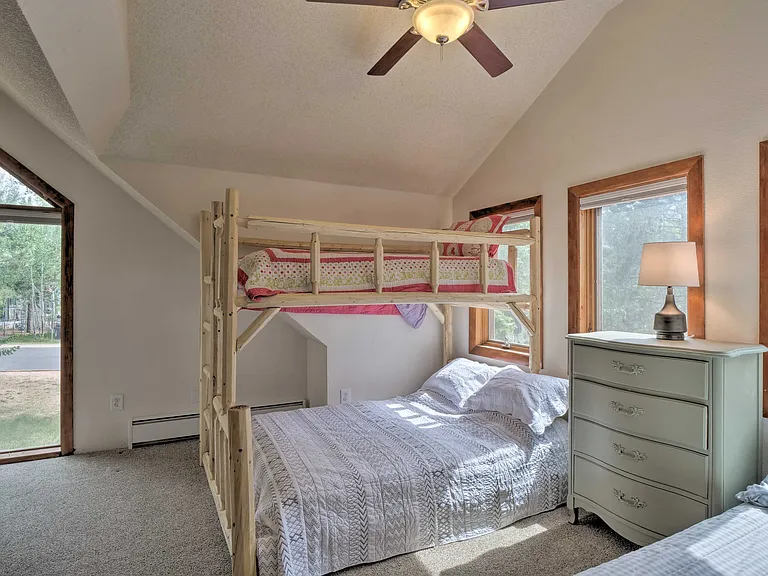320 E Gunnison Ave — Photo 11