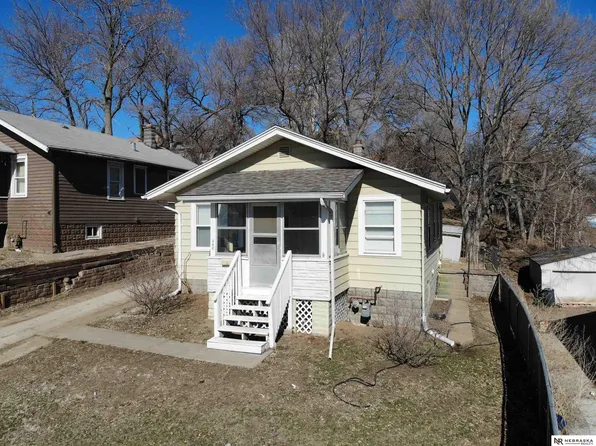 406 Valley St, Omaha, NE 68108